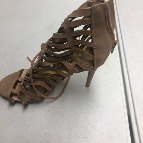 Women’s Size 8.5 Strappy Open Toe High Heel Sandals - Picture 11 of 11